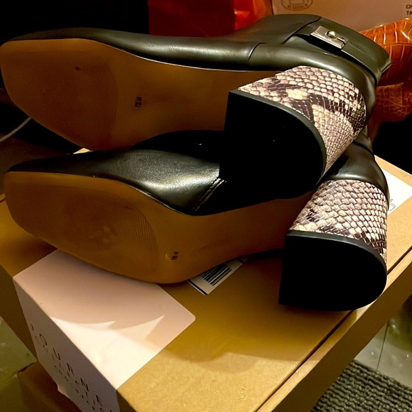 Genuine Black Leather Boots(Not Fake) - Picture 5 of 9